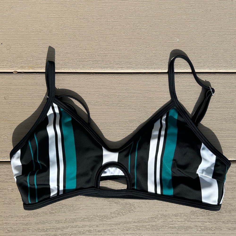 Cupshe women’s Bikini Top small with adjustable straps